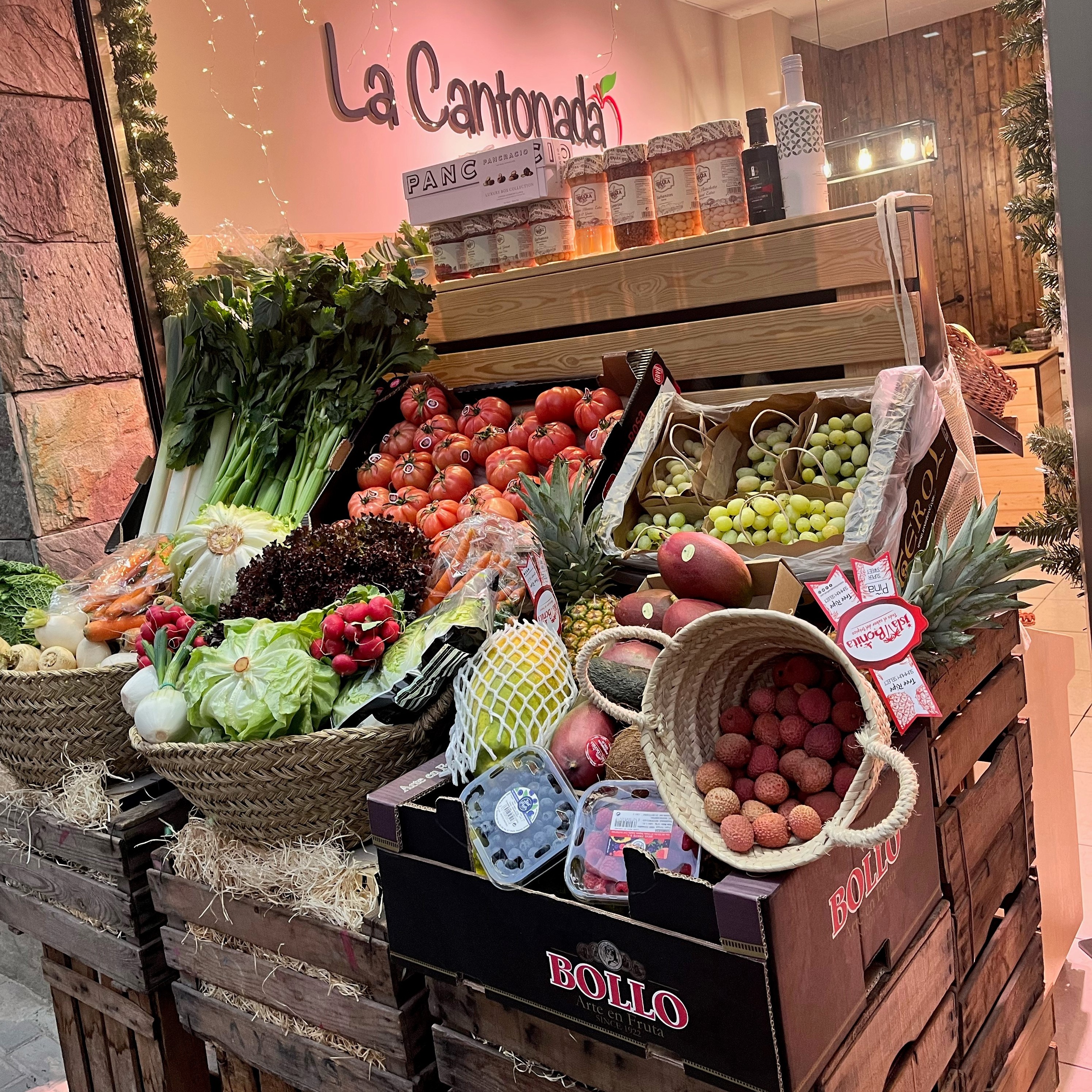 Imatge pels mitjans: 11. Fruiteria La Cantonada