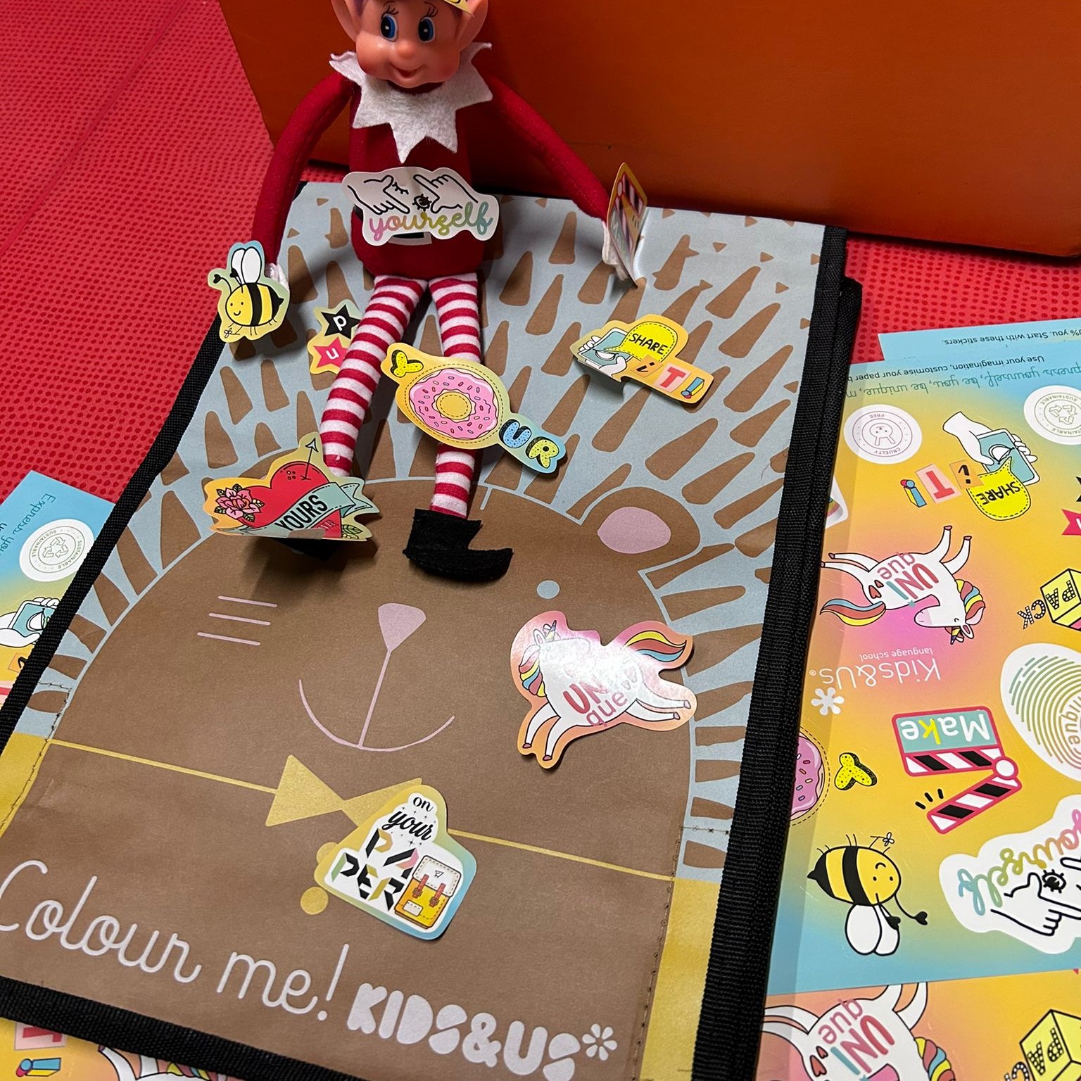 Imagen para los medios: 2. Kids and Us 