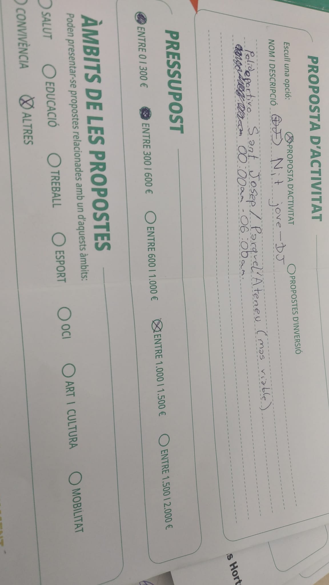 Imatge pels mitjans: Nit jove amb DJ poliesportiu Sant Josep